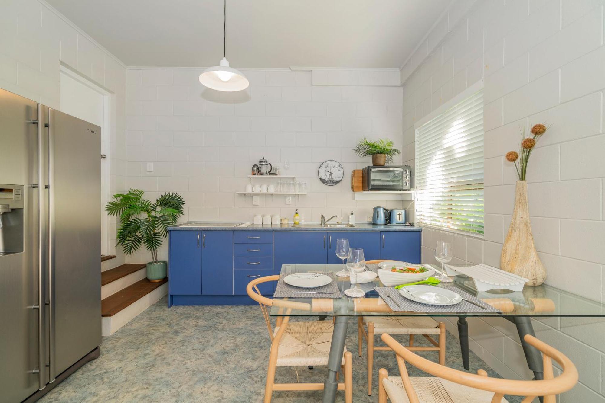 Oceans 88 Whitianga Coastal Suites Rum bild